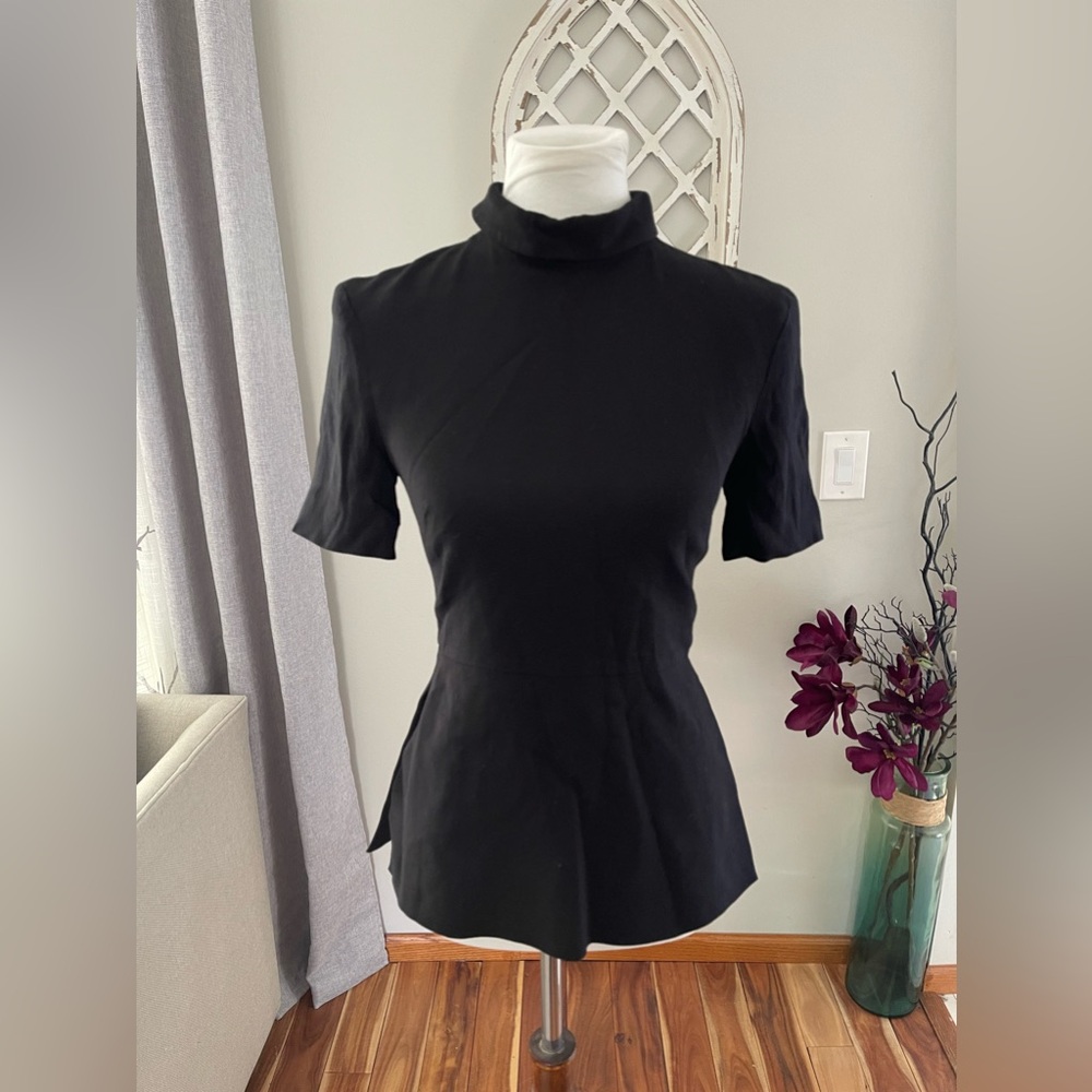 New Finders Keepers Strong Enough Top In Black Size S